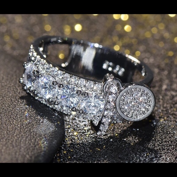 RING - Picture 2 of 3